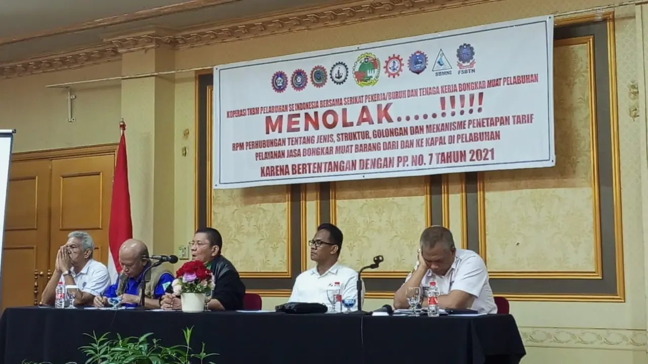 Ketum Federasi Serikat Pekerja Transportasi Indonesia (FSPTI), Surya Batubara, menyayangkan akan adanya revisi Permen 35 serta pencabutan SKB 2 Dirjen 1 Deputi (Istimewa)
