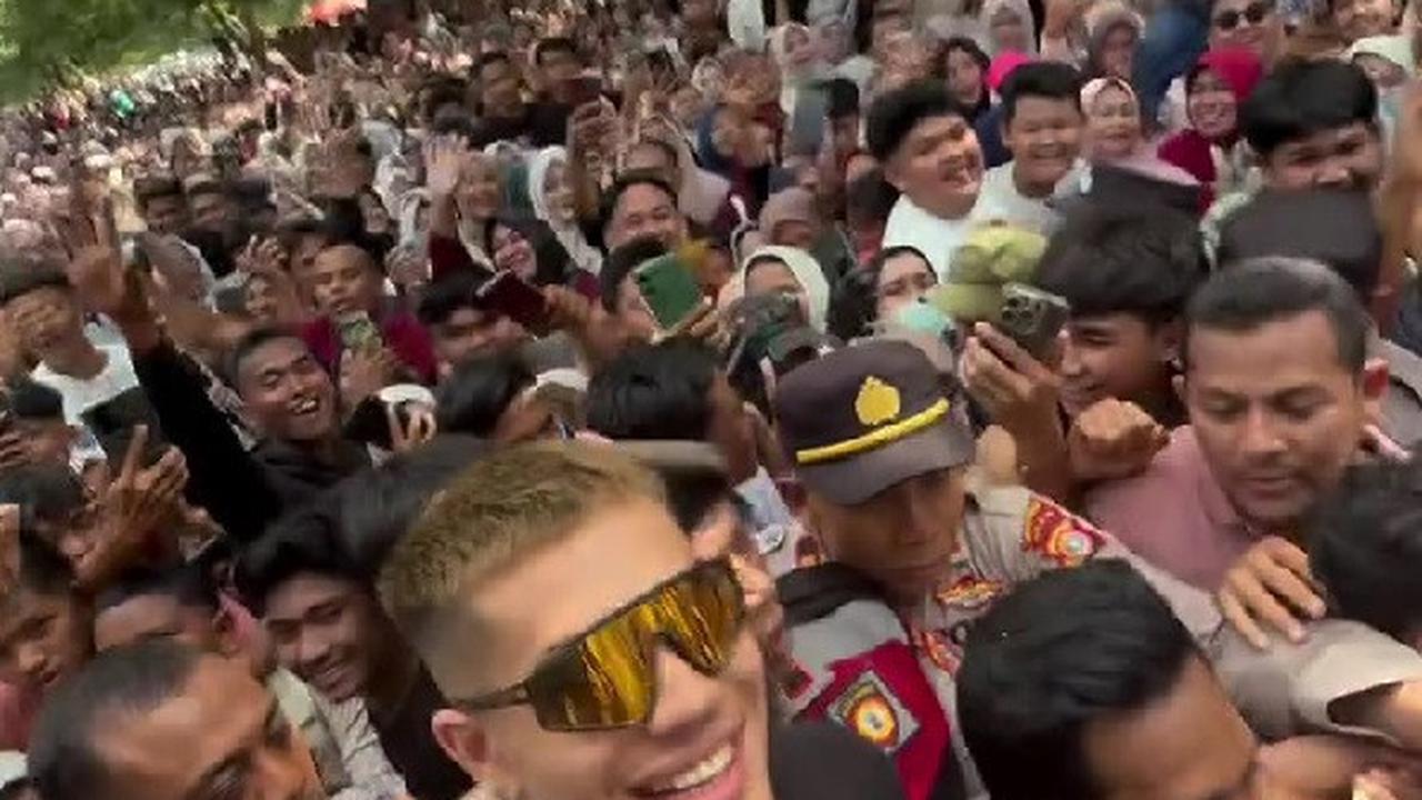 Potret Event Makan Bareng Aisar Khaled di Aceh, Disambut Meriah Bak Presiden Datang