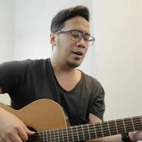 Arti dan dampak musik bagi kehidupan Adera.