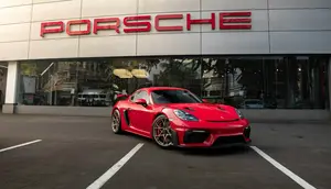 Mobil Porsche di China Viral Usai Pajang 90 Wajah Anak Hilang