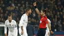 Sergio Ramos mendapat kartu kuning dalam laga melawan PSG di lanjutan Grup A Liga Champions di Stadion Parc des Princes, Paris, Prancis, Kamis (22/10/2015) dini hari WIB. (Reuters/Benoit Tessier)