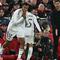 Bek Real Madrid asal Inggris #12, Trent Alexander-Arnold (kiri), masuk sebagai pemain pengganti dalam pertandingan Liga Champions UEFA antara Liverpool dan Real Madrid di Anfield, Liverpool, Inggris barat laut, pada 4 November 2025. (Paul ELLIS/AFP)