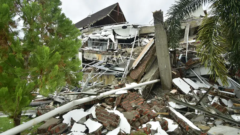 Rumah Warga Rusak Parah Dihantam Gempa Majene Sulbar