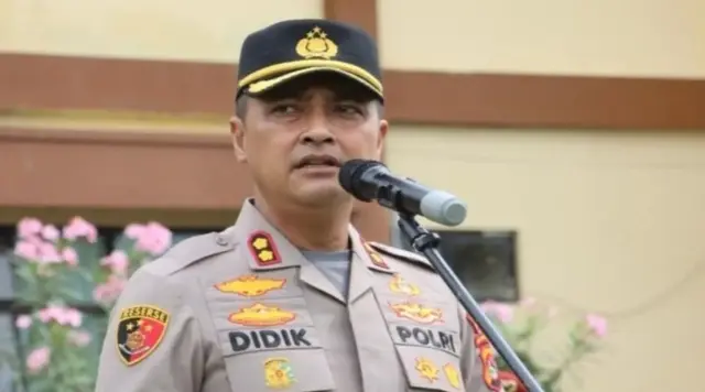 Eks Kapolres Bima Kota Umrahkan Keluarga Pakai Uang Setoran Sabu