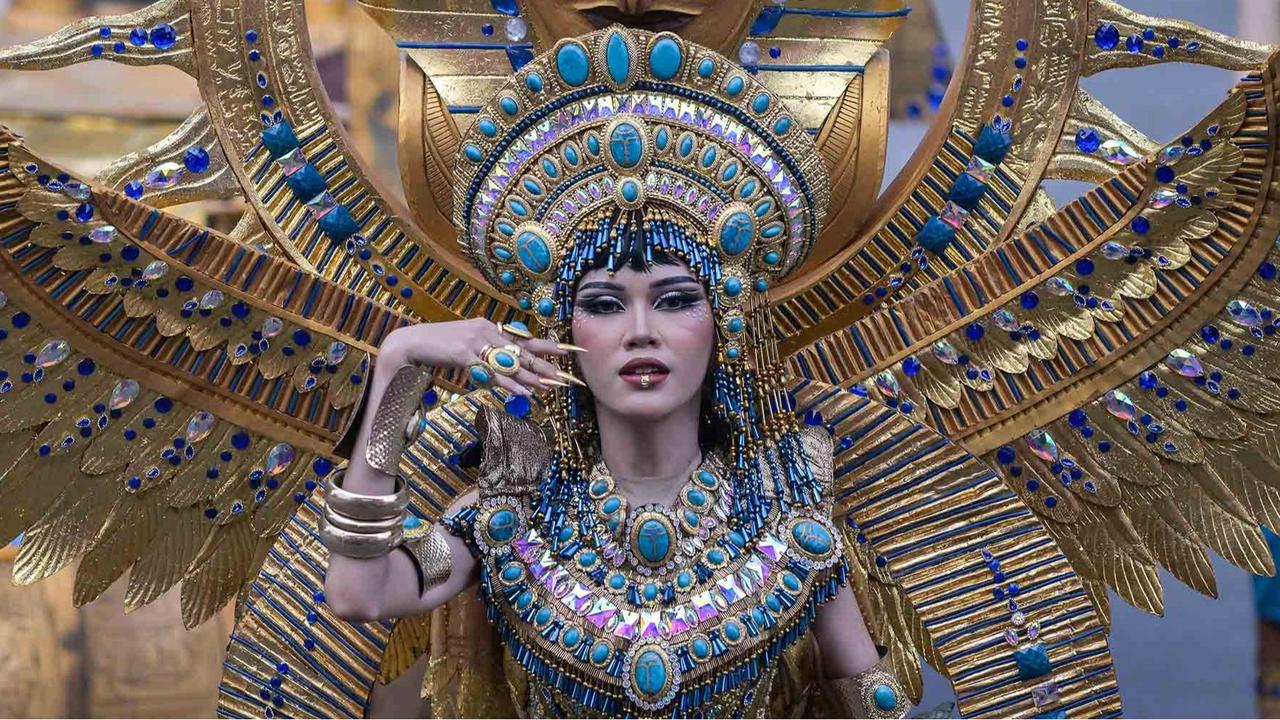 FOTO: Megahnya Grand Jember Fashion Carnaval 2025 Bertema Evoluxion