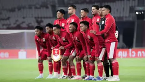Starting XI Pemain Timnas Indonesia U-23 dalam laga Grup A Piala AFF U-23 2025 melawan Brunei di Stadion Utama Gelora Bung Karno (SUGBK), Senayan, Jakarta, Selasa (15/07/2025). (Bola.com/Abdul Aziz)