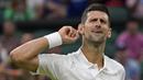 Petenis Serbia, Novak Djokovic merayakan kemenangan atas petenis Swiss, Stan Wawrinka di laga hari kelima tunggal putra turnamen Wimbledon 2023 yang berlangsung di The All England Tennis Club, London, 7 Juli 2023. (AP Photo/Alberto Pezzali)