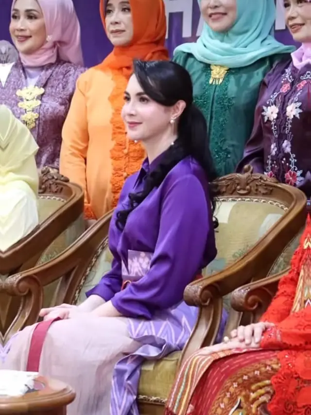 Potret Arumi Bachsin saat hadiri peringatan HUT ke-10 Ikawati ATR/BPN Jawa Timur (Sumber: Instagram/@arumibachsin_94)