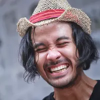 Chicco Jerikho, aktor tampan yang berprofesi sebagai barista di filmnya yang berjudul Filosofi Kopi ini merasa senang ketika hidupnya bisa memberikan pengaruh positif untuk orang-orang di sekitarnya. (Adrian Putra/Bintang.com)