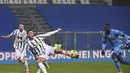 Penyerang Juventus, Cristiano Ronaldo saat mencetak gol pembuka timnya ke gawang Napoli pada laga Piala Super Italia di Stadion Mapei, Sassuolo, Kamis (21/1/2021). (Massimo Paolone/LaPresse via AP)