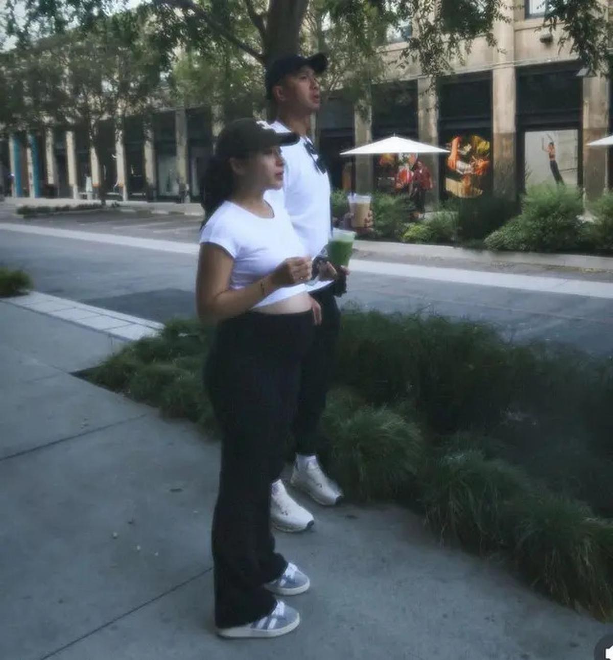 6 Gaya Santai Nikita Willy Jelang Lahiran Anak ke-2 di Amerika Serikat dari Outfit ke Disneyland hingga Gym