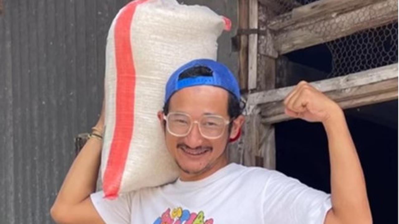 4 Potret Terbaru Komedian Isa Bajaj, Beda Banget Sampai Bikin Pangling