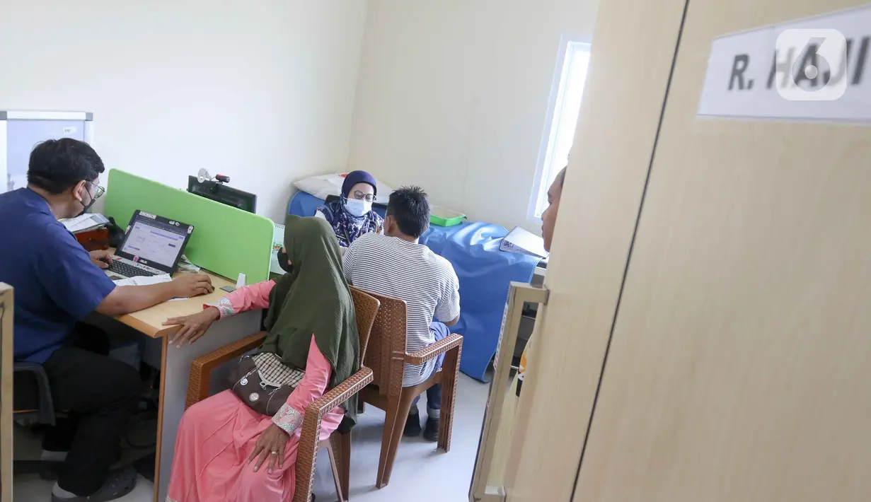 Kepala Pusat Kesehatan Haji Kementerian Kesehatan Lilik Marhaendro Susilo menyatakan banyak jamaah Haji datang dari negara dengan kasus meningitis yang tinggi. (Liputan6.com/Herman Zakharia)