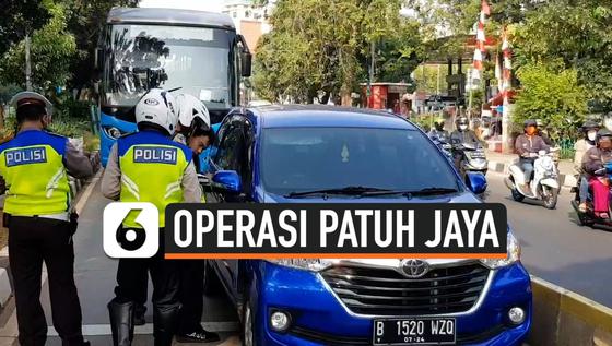 VIDEO: Operasi Patuh Jaya, Pengendara Buang Surat Tilang Polisi