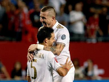 AC Milan mengalahkan Bayern Munchen lewat adu penalti 5-3, setelah sebelumnya imbang 3-3 dalam waktu normal 90 menit dalam International Champions Cup 2016 di Soldier Field, Chicago, Kamis (28/7/2016) pagi WIB. (EPA/John Gress)