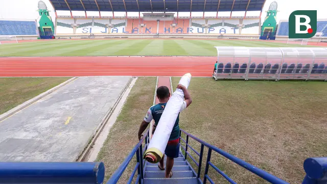 Foto: Stadion Si Jalak Harupat Bersolek Jelang Piala Dunia U-17 2023