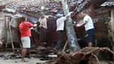Ratusan pohon tumbang dan puluhan rumah penduduk di empat dusun di Desa Sirnoboyo, Kecamatan Pacitan, Kabupaten Pacitan, Jawa Timur, porak- poranda akibat terjangan angin puting beliung pada Selasa malam. 