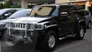 Mobil Hammer hitam merupakan salah satu kendaraan yang disita (Liputan6.com/ Danu Baharuddin).