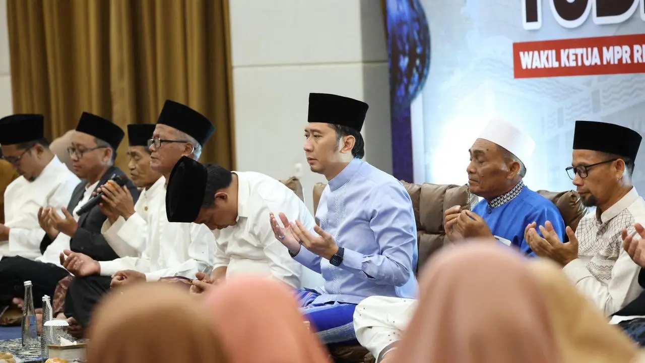 Wakil Ketua MPR RI Edhie Baskoro Yudhoyono (Ibas) saat silaturahmi dan halal bihalal bersama segenap pimpinan, pengurus, santri, dan santriwati pondok pesantren di Kabupaten Pacitan pada Selasa 5 Mei 2026 (Istimewa)