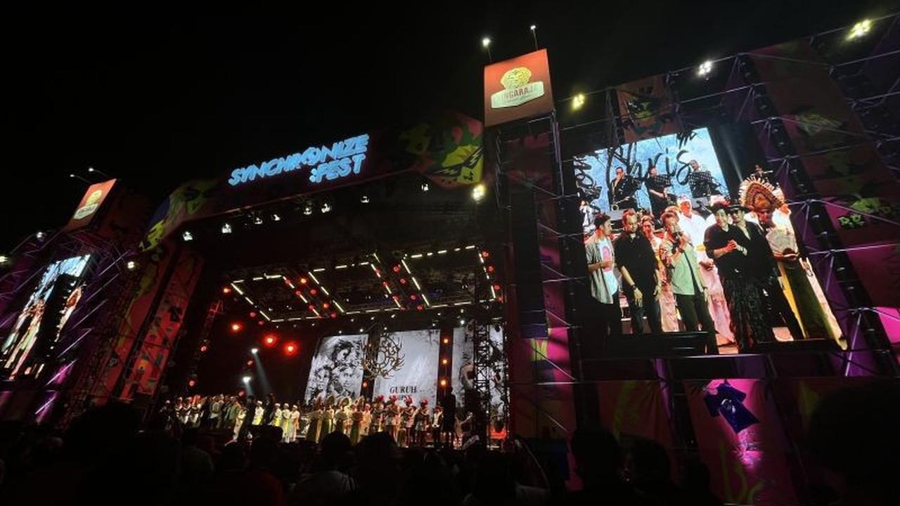 Momen Haru Guruh Gipsy di Synchronize Fest 2025: Perpaduan Musik Legendaris dan Budaya Bali yang Memukau