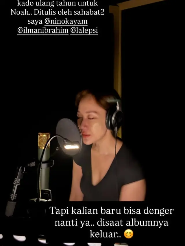 Foto BCL saat rekaman lagu (instagram.com/itsmebcl)
