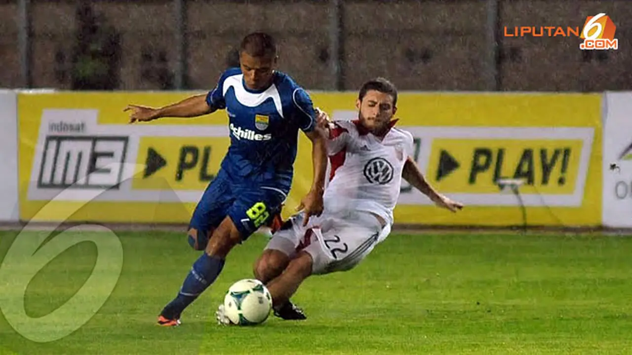 persib-v-dcunited-galeri-5-131207a.jpg