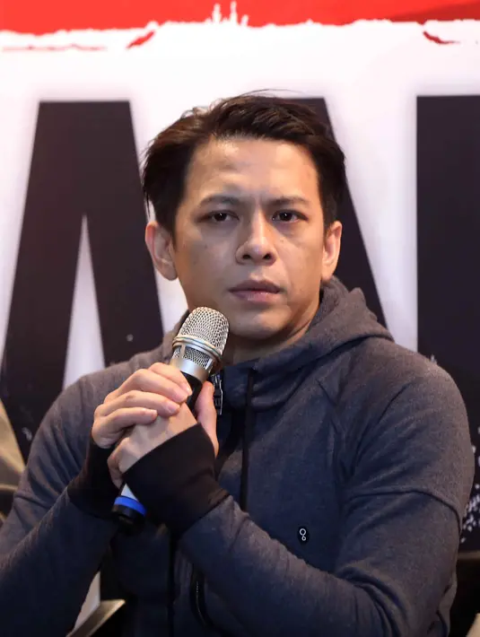 "Tradisional mungkin dari segi musik ada instrumental kita bawa. Setahu saya ada satu konsep yang akan dilakukan tiap band. Cuma masih rahasia," ujar Ariel. (Nurwahyunan/Bintang.com)