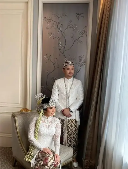 Sekilas tentang Nurul Kamaria atau akrab disapa dengan Anna. Ia merupakan pengusaha wanita sukses. Angga mengaku perkenalannya dengan Anna melalui media sosial. Saat itu, mantan suami Depe itu sedang live streaming mempromosikan kopi di kafe barunya. [Instagram/cinta_swett92]