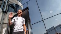 Pebalap Inggris, Jenson Button, memutuskan cuti sementara dari balapan F1 pada musim depan. (EPA/SRDJAN SUKI)