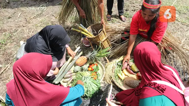 karnaval hasil bumi dalam Festival Mosintuwu