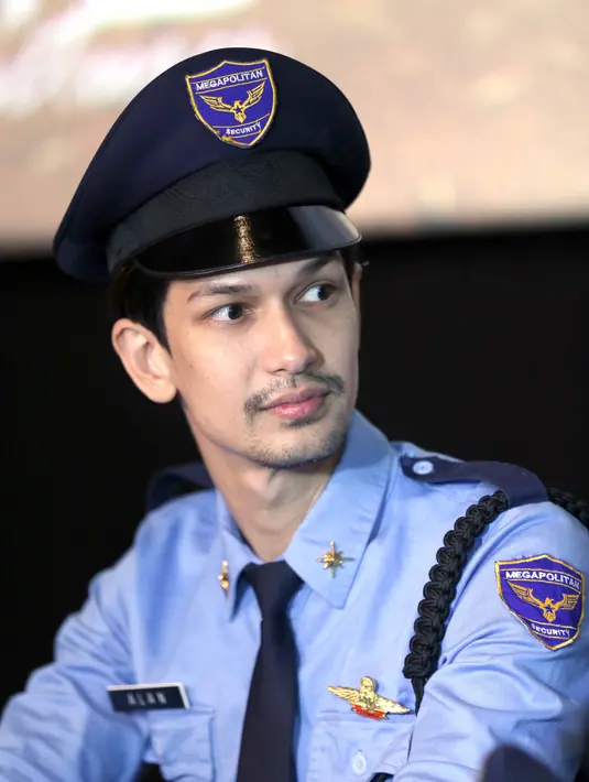 Film Security Ugal-Ugalan yang ditayangkan serentak mulai 19 Januari itu, Dimas Beck banyak belajar dari Indro Warkop. Hal yang sulit dalam film komedi adalah saat harus menahan tawa. (Nurwahyunan/Bintang.com)