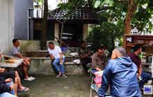 Momen Hangat Jumat Berkah, Letjen Kunto Arief Nikmati Musik Jalanan dan Traktir Warga Bandung