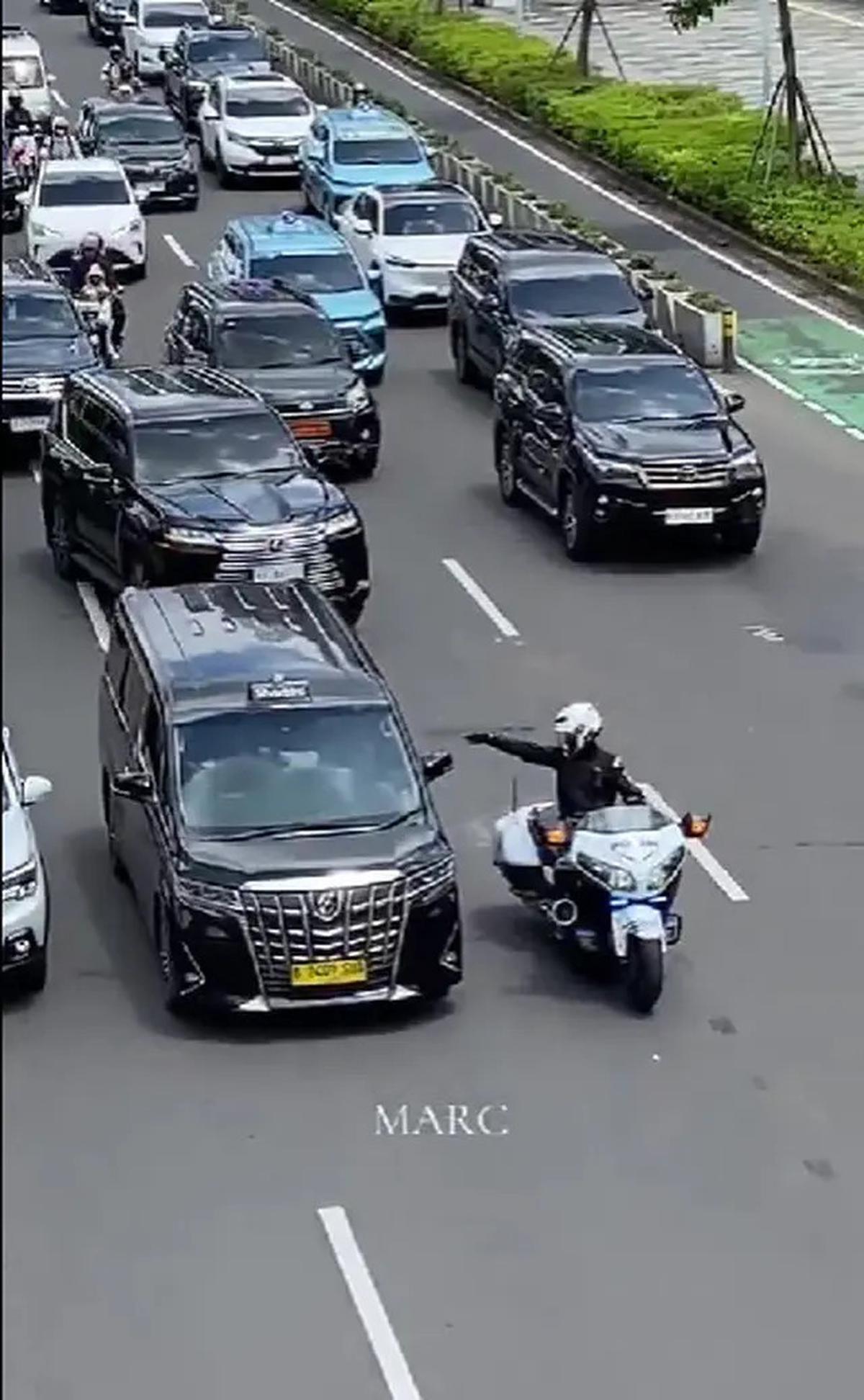 Siapakah Pemilik Mobil Berplat Nomor RI 36 yang Viral di X? Ini Sosoknya