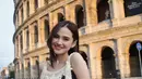 Usai rayakan ulang tahun El Rumi, Syifa Hadju tampil memikat berkeliling Italia dengan busana kasual [@syifahadju]