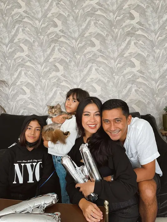 Tyna Kanna dan Kenang Mirdad (Instagram/kenangmirdad)