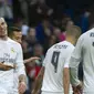  Gareth Bale (kiri) merayakan kemenangan bersama Roanldo dan Karim Benzema setelah melibas  Rayo Vallecano  10-2 di Stadion Santiago Bernabeu, Madrid,(20/12/2015). (AFP Photo/Curto De La Torre)