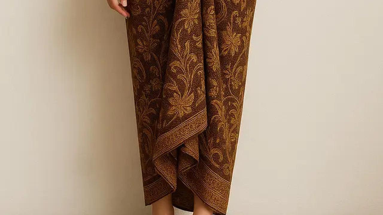 7 Model Bawahan Kebaya Brokat yang Timeless, Cocok Dipakai Seumur Hidup