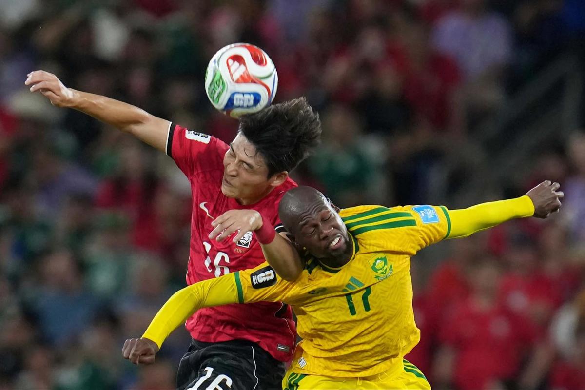 FOTO: Afrika Selatan Cetak Sejarah Lolos ke 32 Besar Piala Dunia