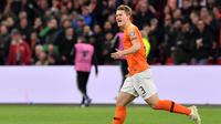 Matthijs de Ligt saat membela Timnas Belanda dan kini santer dikaitkan dengan Barcelona (EMMANUEL DUNAND / AFP)
