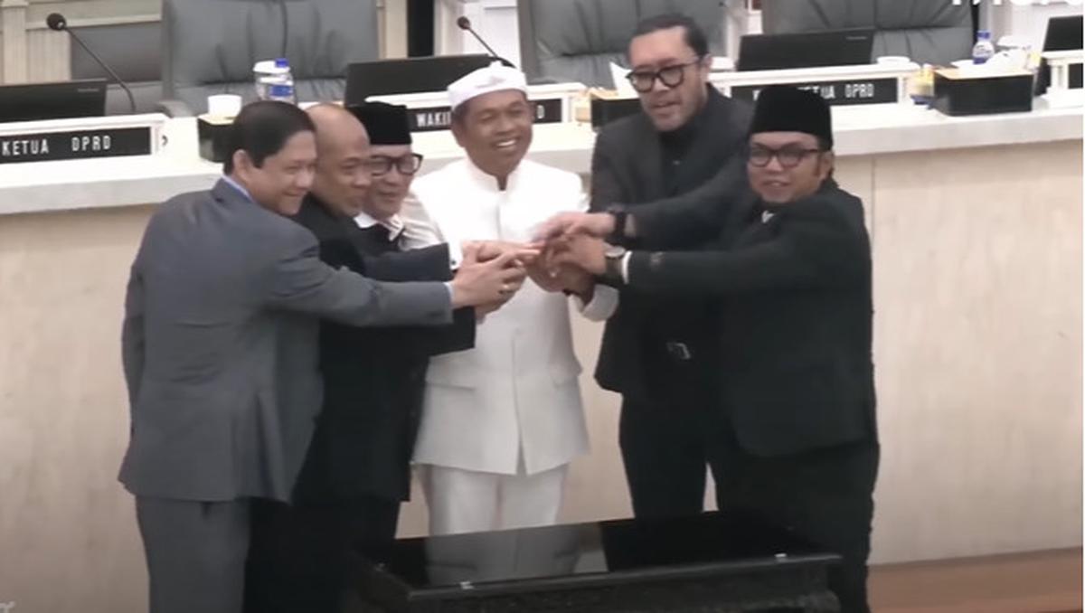 Potret Mesra Dedi Mulyadi dengan Ono Surono Salam Komando Sambil Terseyum Jadi Sorotan