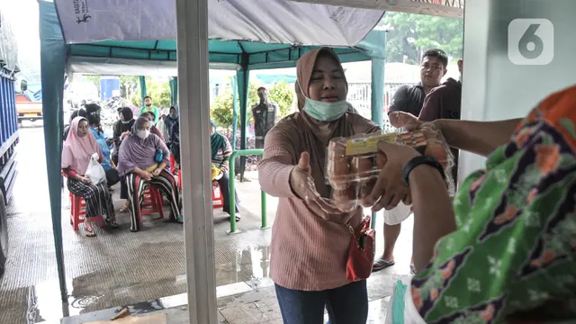 Antusias Warga Serbu Pasar Pangan Bersubsidi