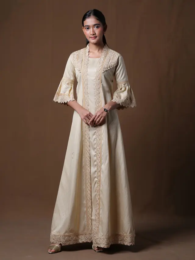 Batik Lengan Lonceng Renda Elegan untuk Pernikahan