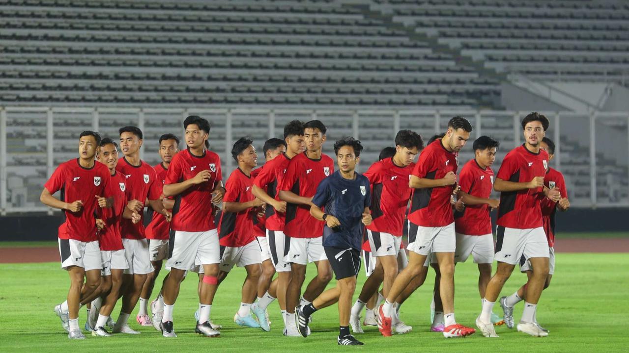 Latihan Timnas Indonesia U-23 jelang hadapi Filipina di Piala AFF U-23