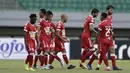 Gelandang Perseru Badak Lampung, Marcus Cunha, merayakan gol yang dicetaknya ke gawang Persela Lamongan pada laga Shopee Liga 1 di Stadion Patriot Chandrabhaga, Bekasi, Rabu (11/9). Perseru bermain imbang 1-1 atas Persela. (Bola.com/Yoppy Renato)