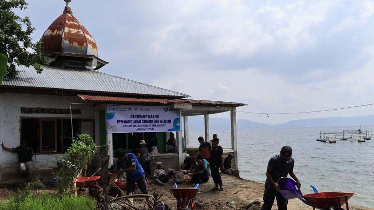 Yayasan Abulyatama Salurkan Bantuan Air Bersih untuk Warga Terdampak Bencana di Tanah Datar