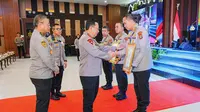 Kapolri Jenderal Listyo Sigit Prabowo menutup acara Rapat Kerja Teknis (Rakernis) gabungan SDM dan Staf Logistik (Slog) Polri di Aula Bareskrim, Jakarta Selatan, Jumat (9/5/2025). (Foto: Humas Polri).