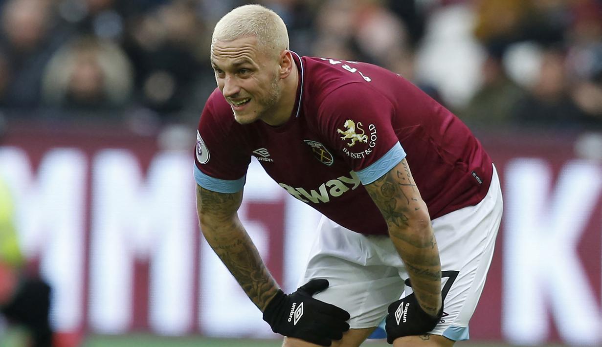 Marko Arnautovic. Striker Austria berusia 33 tahun yang sejak awal musim 2021/2022 membela Bologna ini menjadi salah satu pemain termahal yang pernah didatangkan West Ham United. Ia didatangkan The Hammers pada awal musim 2017/2018 dari Stoke City dengan nilai transfer 22,3 juta euro atau kini setara Rp338 miliar. Selama 2 musim membela West Ham United, ia total tampil dalam 65 laga di semua ajang dengan torehan 22 gol dan 12 assist. (AFP/Ian Kington)