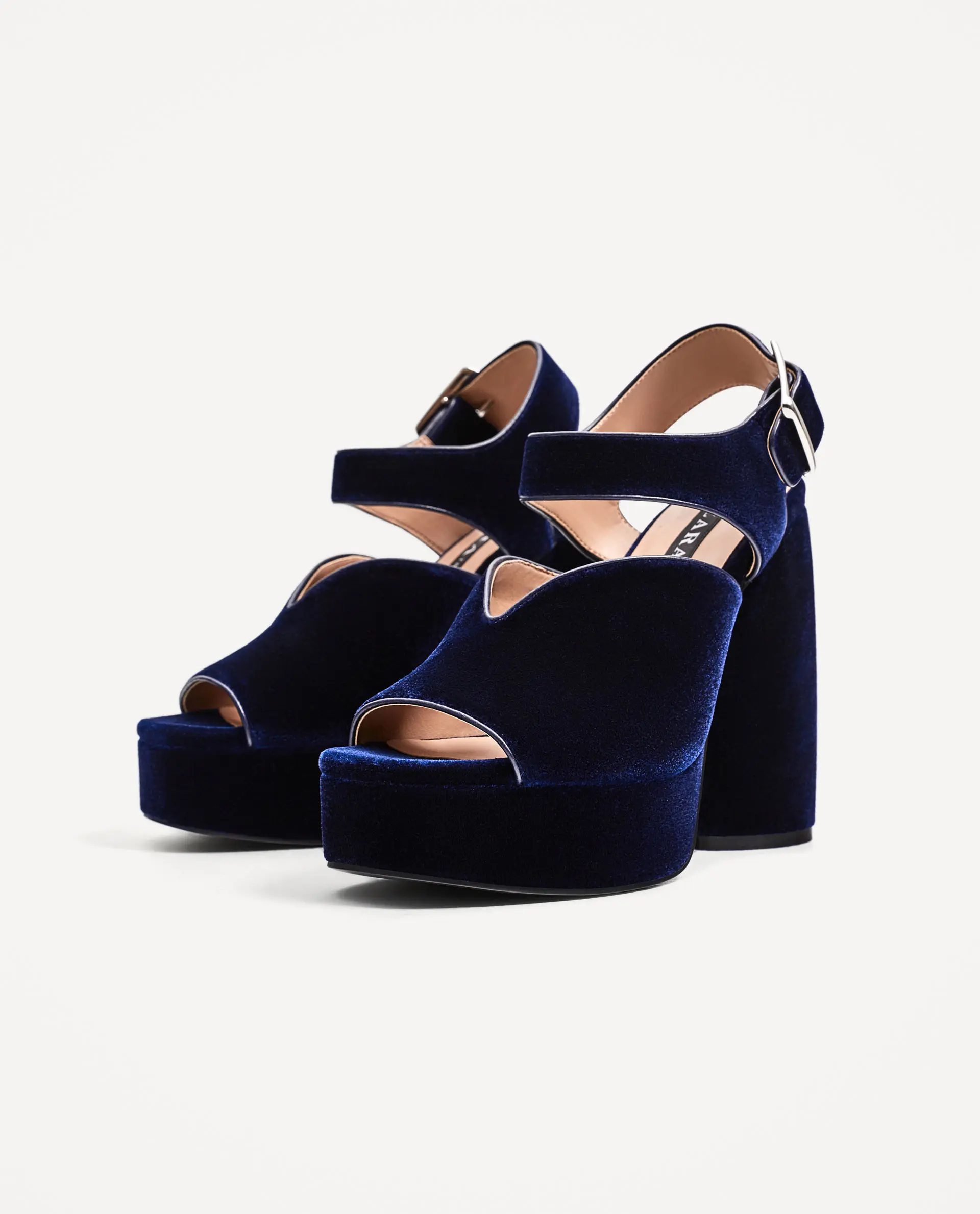 Velvet High Heel Platform Sandals, Rp 799.900. Zara.