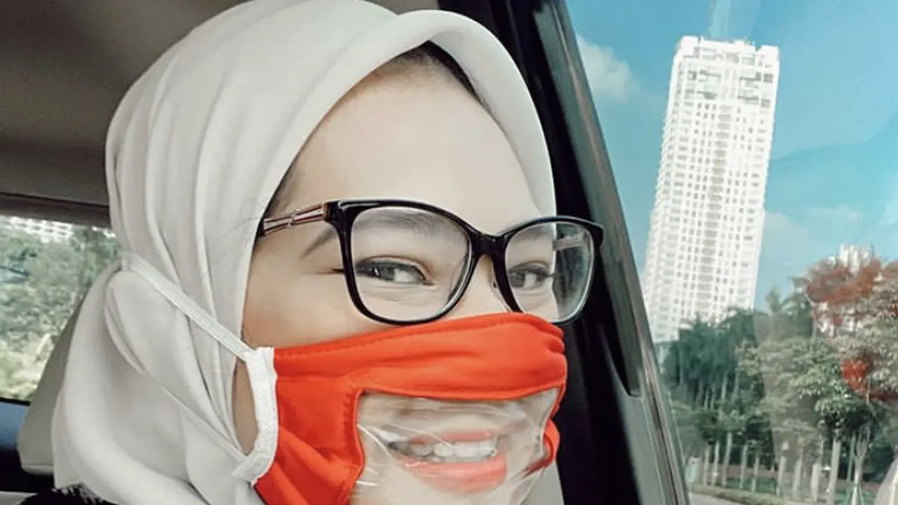 Masker transparan untuk teman disabilitas/dok. Instagram @angkie.yudistia