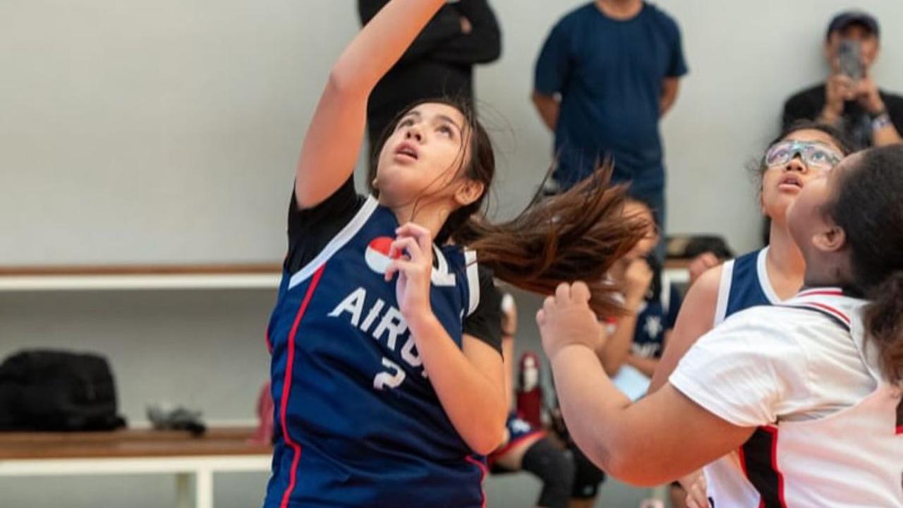 7 Potret Mikhayla Bakrie Main Basket, Paras Cantiknya Disebut Duplikat Nia Ramadhani